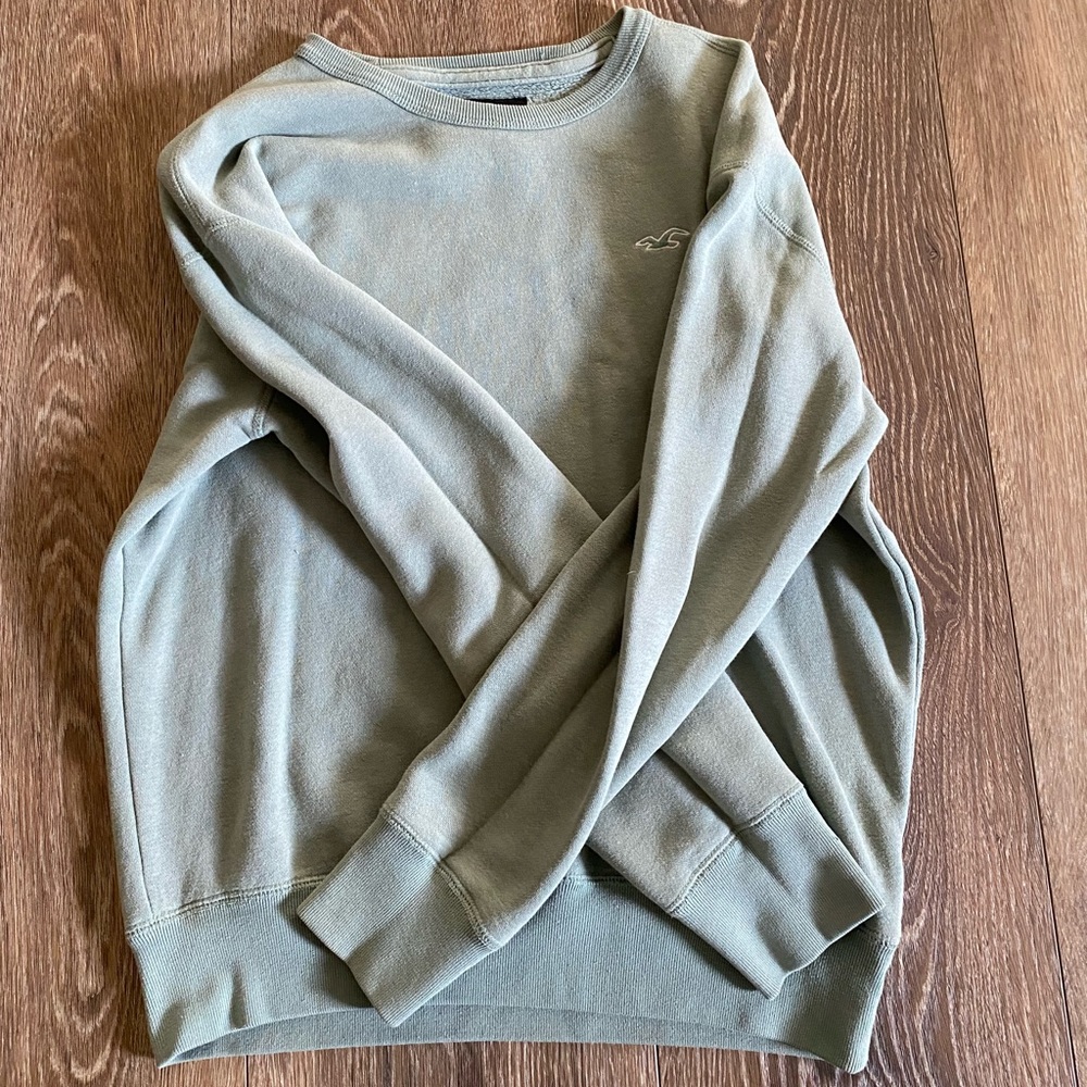 Hollister green crewneck